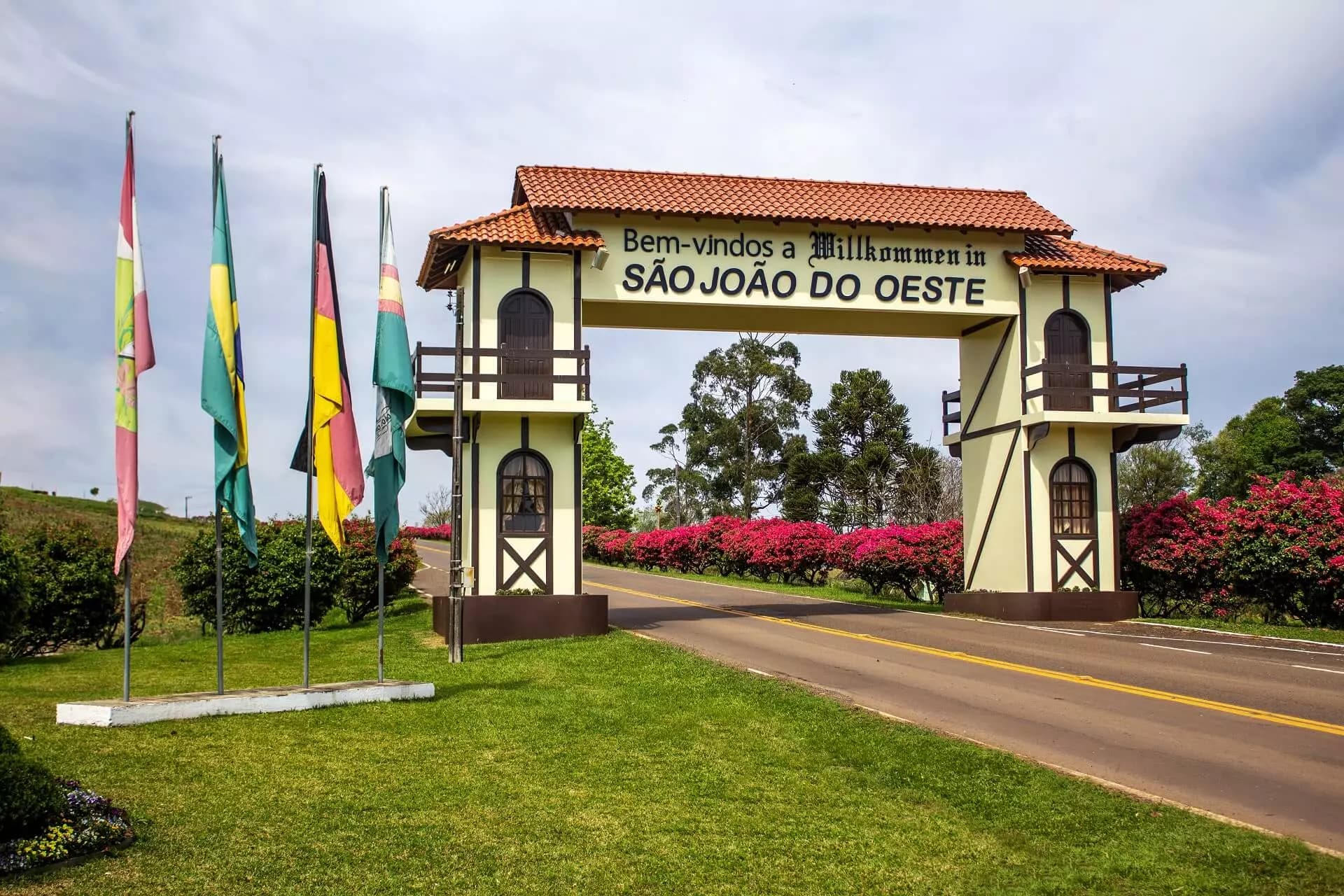 Prefeitura de São João do Oeste abre processo seletivo para professores em SC